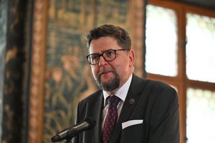 "Wkładanie rządowi kija w szprychy". Szeptycki o decyzji prezydenta
