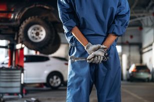Gospodarka odpadami w branży automotive. Jak skutecznie zarządzać różnymi strumieniami odpadów?