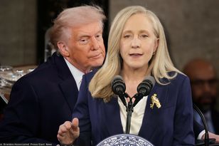 Demokraci odpowiadają Trumpowi. "Kłamał, szukał kozła ofiarnego"