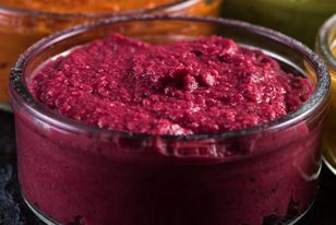 Wrzucam do blendera i robię pyszną różową pastę. Idealna do chipsów i smarowania pieczywa