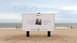 Polaroid uderza w AI. "Idź popływać, zanim centra danych wypiją całą wodę"