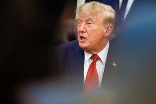 Trump odciął media od Białego Domu. Już się to na nim zemściło