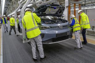 Największa fala zwolnień w historii motoryzacji. Co tak naprawdę planuje Volkswagen?
