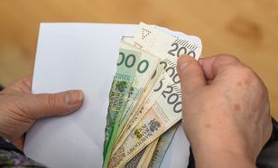 Pieniądze po zmarłym. Tego lepiej nie rób. Fiskus może się upomnieć