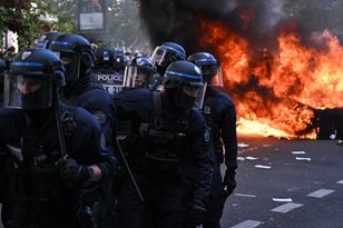 Francuska policja pod ostrzałem. Nastolatkowie tracą oko i kończyny, służby mówią o przemocy