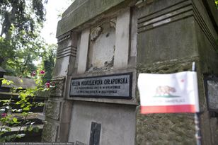 Krakauer okradał groby na Rakowickim – grozi mu 8 lat więzienia