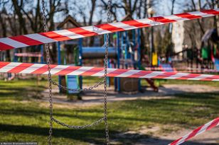 Ciało na placu zabaw. Makabryczne odkrycie pod Warszawą