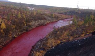 Wtedy zrobiła się czerwona. Rzeka w Rosji była zagadką