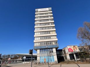 Miasto zaszaleje? Nie tylko zdewastowany dworzec. Chcą kupić biurowiec