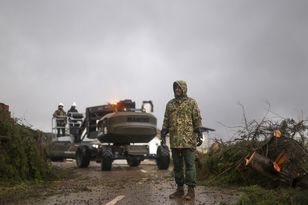 Orkan Leonardo pustoszy Portugalię. Część kraju odcięta od świata