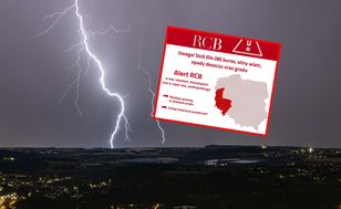"Unikaj". Nadchodzą burze, RCB rozesłało alert