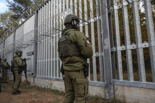 Ruszyła budowa zapory na polskiej granicy. Ma 4 metry wysokości