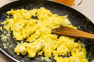 Robię na niej jajecznicę. Jest dużo zdrowsza, niż ta na maśle lub oleju