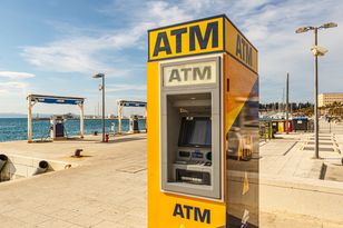 DCC and other traps: how Poles lose money at foreign ATMs and card terminals
