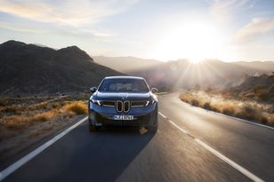 BMW uzupełnia gamę iX3 o nową wersję z mniejszym (ale wciąż niezłym) zasięgiem