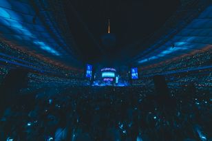 Upał na Narodowym. Dawid Podsiadło zadbał o fanów