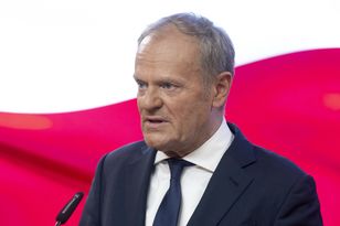 "Co Pan nie powie...". Tusk uderzył w Nawrockiego