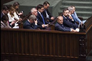 Sondaż IBRiS: KO liderem, Konfederacja Korony Polskiej z dobrym wynikiem