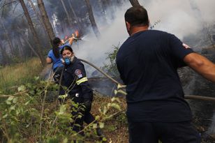 Pożary znów trawią Grecję. Ofiary śmiertelne w turystycznej części kraju