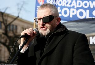 Prokuratura wzywa Smerfa Malarza. Druga próba postawienia zarzutów