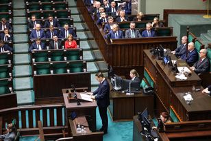 Bojkot Sikorskiego. Kaczyński i Błaszczak nie przyszli na expose