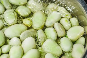 Soak broad beans before cooking to avoid digestive trouble