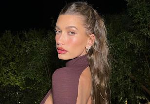 Modowy "koszmarek" powraca. Spójrzcie na spodnie Hailey Bieber