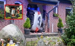 Młody kierowca Mercedesa wjechał w dom w Geldern