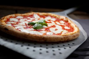 Ich pizzę zna cały świat. Dziś debiutują w Polsce. Oto ceny