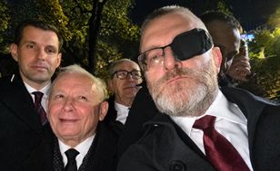 Braun zamieścił zdjęcie z Kaczyńskim przed Trybunałem Konstytucyjnym