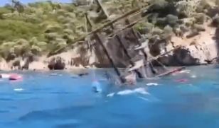 Ship sank off the coast of Turkey. Passengers jumped into the sea in panic