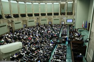 KO z dużą przewagą. Tak wyglądałoby starcie dwóch bloków