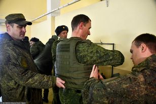 "Rozkazy mobilizacyjne". W Rosji zaczęto wzywać rezerwistów