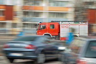 Pożar na Białołęce. Kłęby dymu widać aż w centrum Warszawy