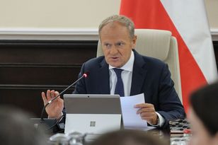 Spór w PiS. W KO "cieszą się ostrożnie". Obawiają się Konfederacji