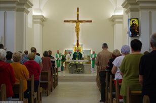 Mąż oskarża księdza o romans. Przerwał mszę