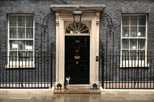 10 Downing Street listed as holiday flat on Booking.com