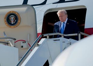 Tajemniczy lot z Turcji. Trump w kontenerze. Teraz mówi wprost