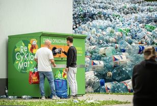 Na system kaucyjny sypią się gromy. "Zrobili z ludzi śmieciarzy"