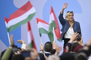 Marine Le Pen: "Zadowolenie KE powinno budzić niepokój Węgrów"