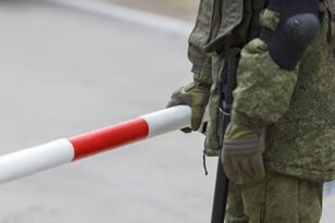 Płacą 6 tys. netto, dopłacają do mieszkania. Wciąż brakuje chętnych
