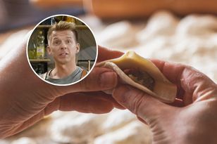 Karol Okrasa tak lepi pierogi. Nic z nich nie wypada i wyglądają uroczo