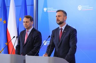 Sikorski: Polska poprze Ukrainę w UE, jeśli ta wyjaśni sprawę bohaterów
