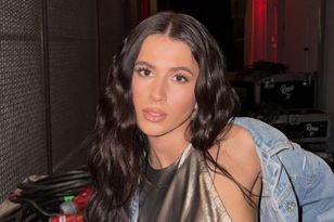 Roxie Węgiel w pudrowym różu na ślubie influencerki Aleksandry Nowak