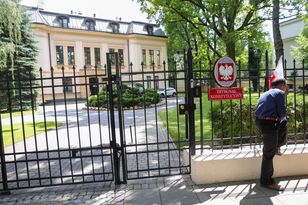 Nowi sędziowie TK ryzykują? Rezygnują z dotychczasowej pracy