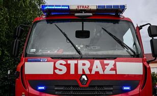 Pożar w Warszawie. Pawilon handlowy w ogniu