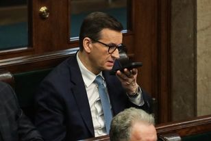 Morawiecki nie zamierza ustępować. Zapowiada rozmowę z Kaczyńskim