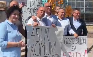 Czarzasty takes selfies with Confederation protesters at Left-wing picnic