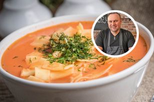 Strzelczyk odtworzył kultowy przepis z lat 80. Taką pomidorówkę podawano w najlepszych barach mlecznych