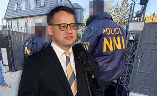 Przeszukania w Budapeszcie. Sprawdzają, ile płacono Romanowskiemu